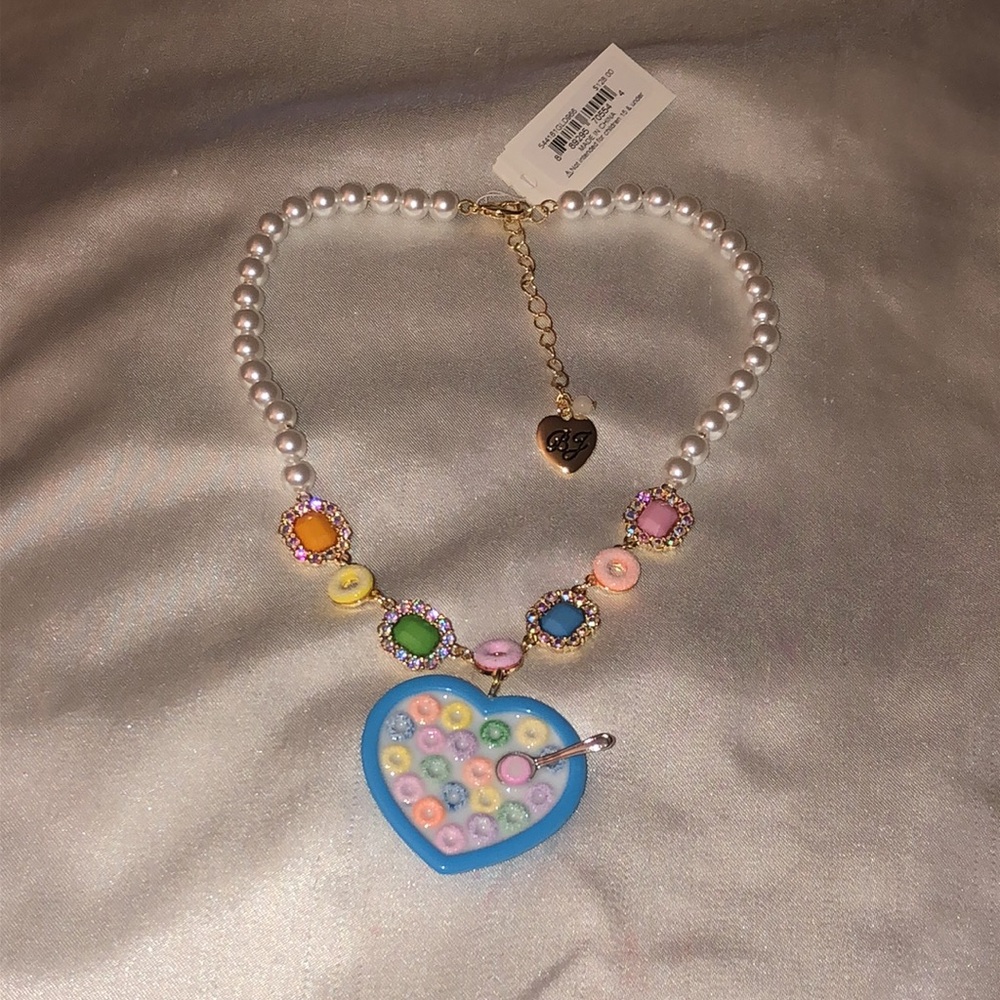 Betsey Johnson White Faux Pearl & Heart Shaped Cereal Bowl Pendant Necklace NWT